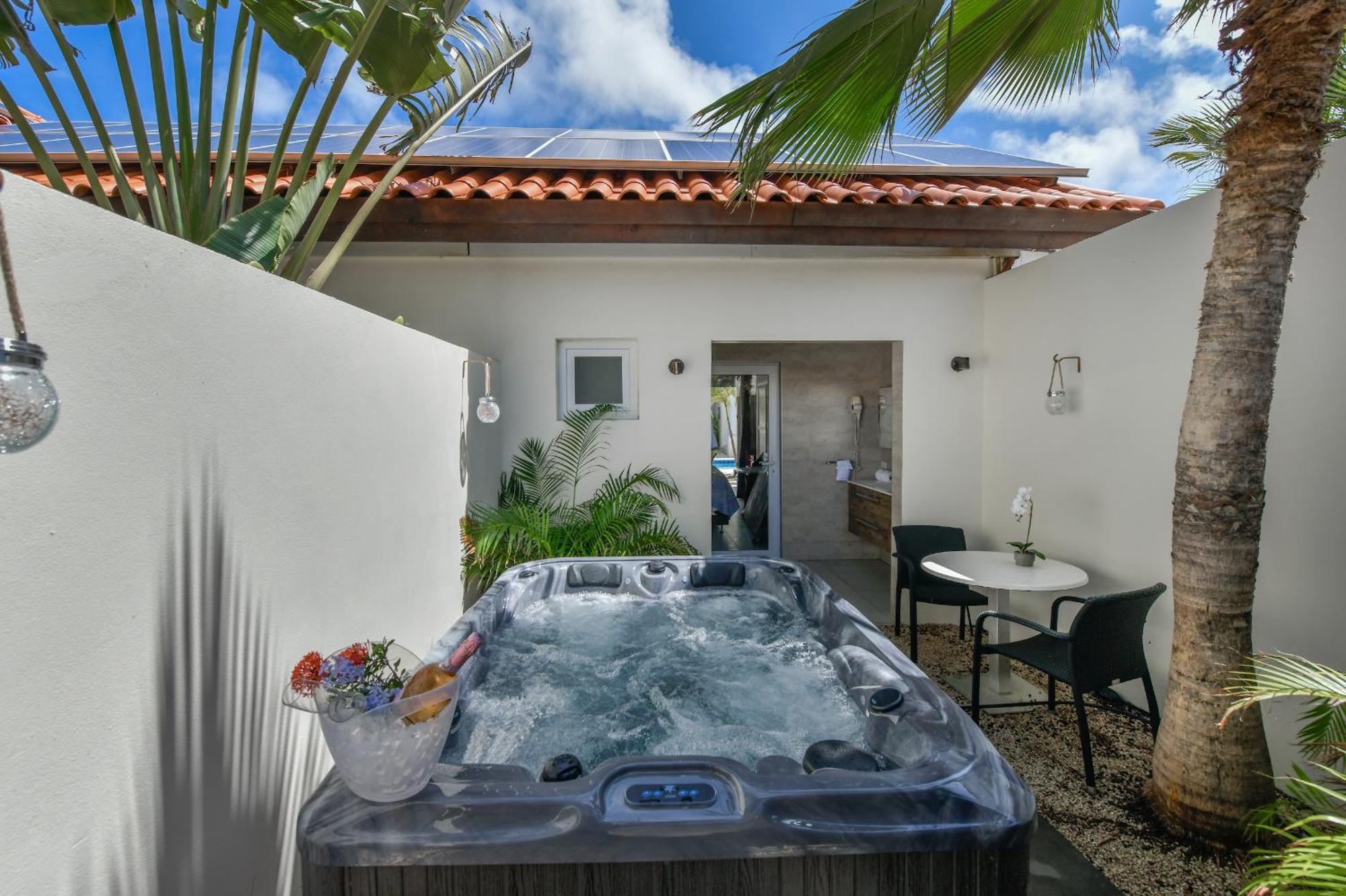 Boutique Hotel Swiss Paradise Aruba Villas And Suites Palm Beach Kültér fotó
